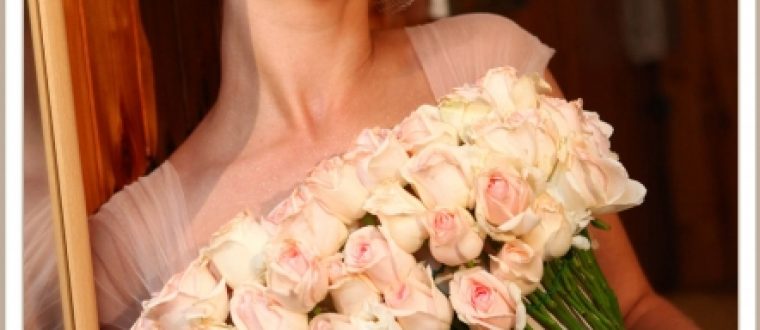 שמלת פרחים חיים